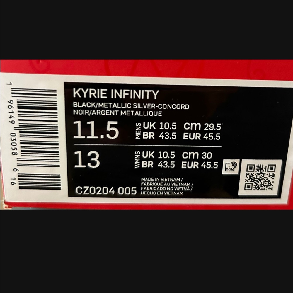 Nike Black/Metallic Kyrie Infinity 
Size 11.5 Brand New! Never worn
